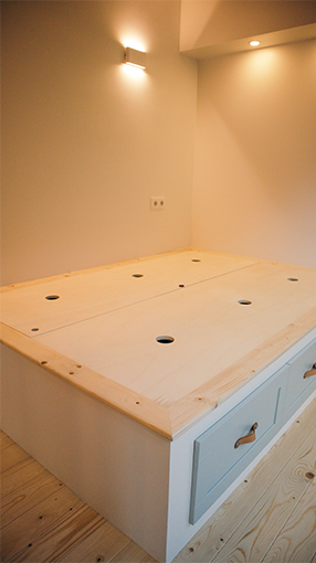 cama com arrumos